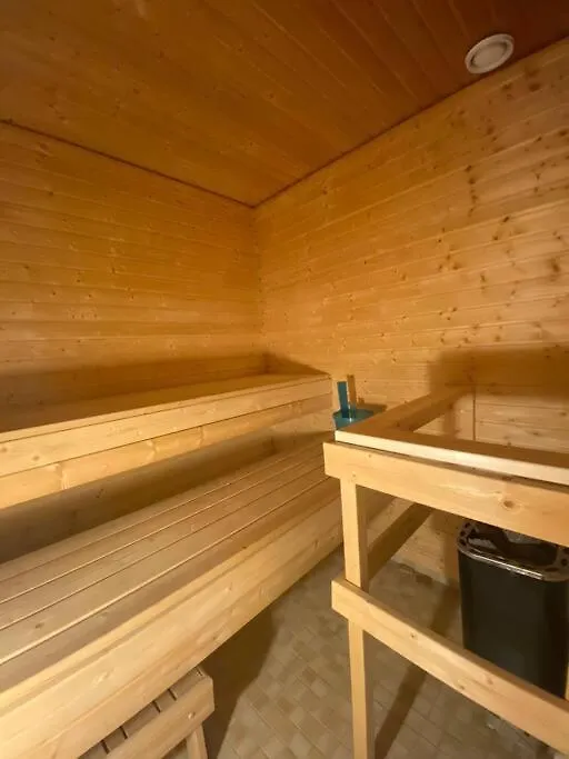 Апартаменты Kotimaailma: Hostel Kivikkotie Вантаа