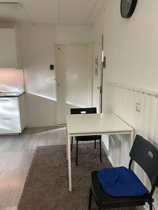 Kotimaailma: Hostel Kivikkotie Вантаа
